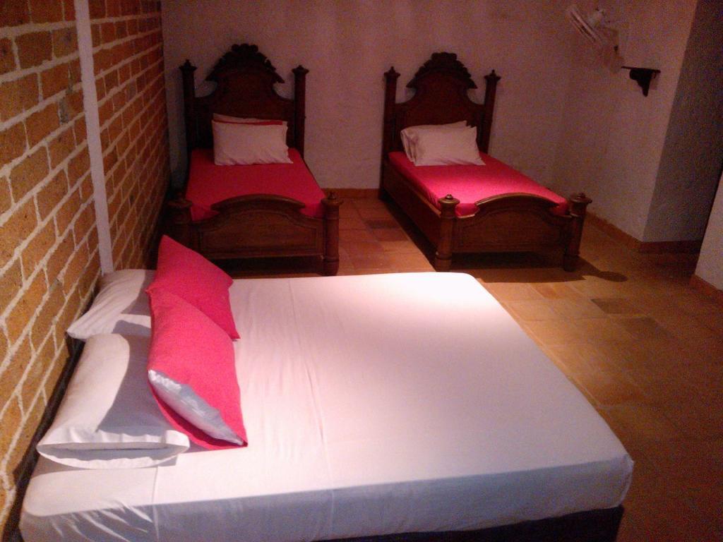 Hotel Santa Barbara Colonial - Santa Fe De Antioquia Chambre photo